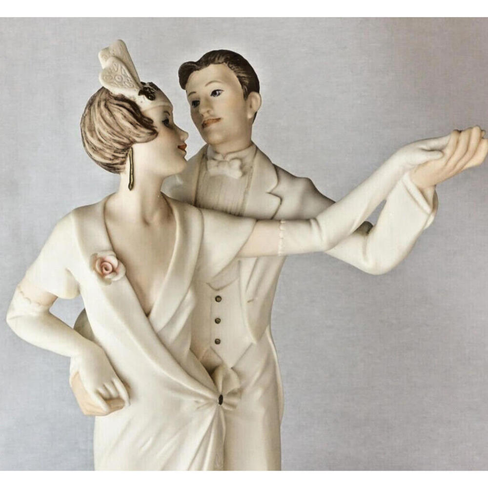 RareMoulin Rouge Florence Giuseppe Armani Figurine - Valentines, Romance, Signed